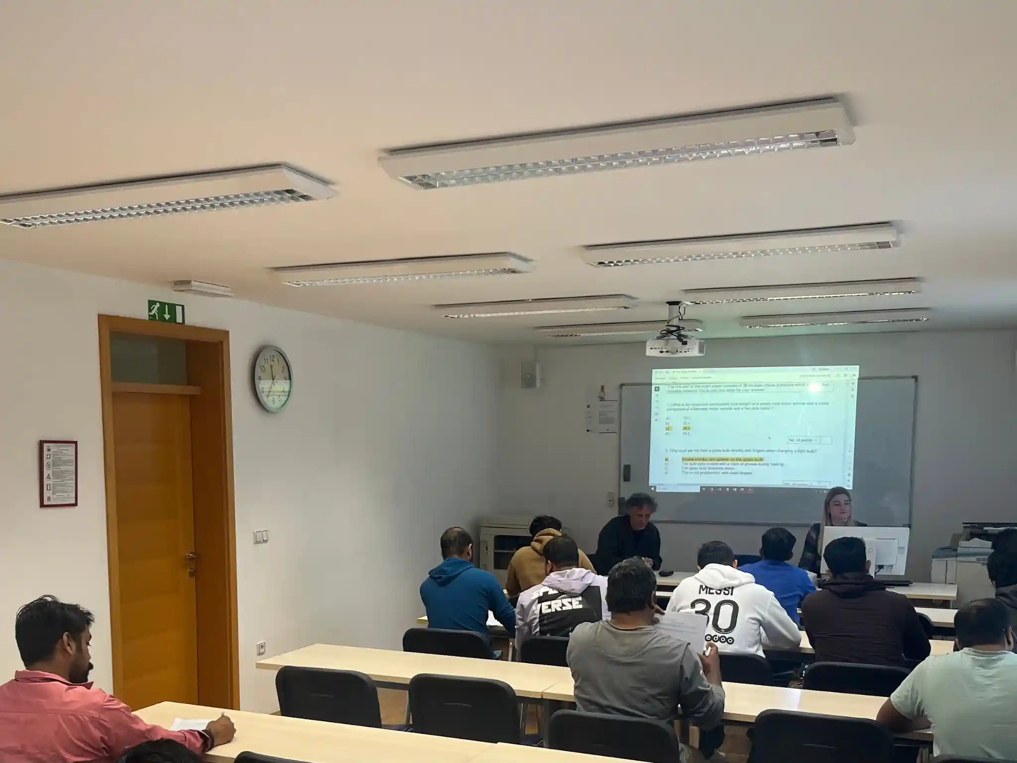 Slovenia-visa-Theory-class